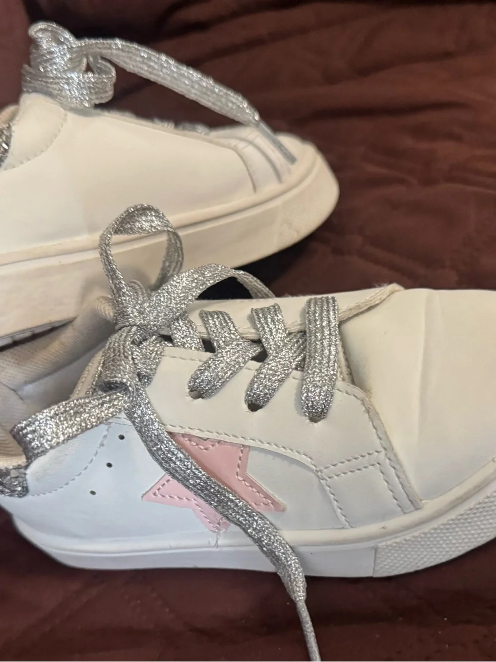 Rouge! White Kids Sneakers with Silver Glitter Accents